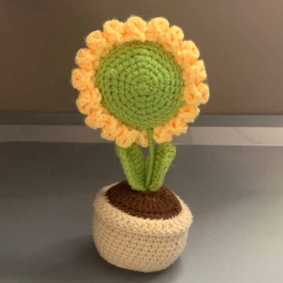 Crocheted Sunflower emotional support/positive message decor - Picture 3 of 3